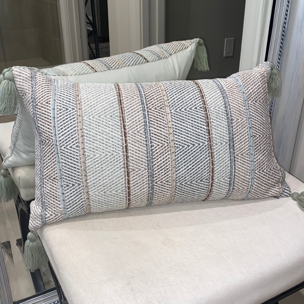 NWOT- MULTICOLORED WITH DOMINATE SEAFOAM GREEN ACCENT PILLOW